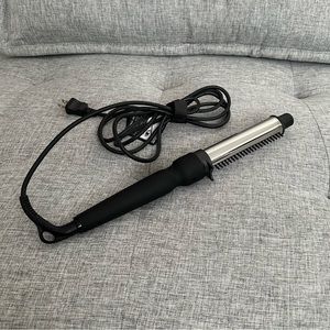 Paul Mitchell Neuro Guide Titanium Curling Iron With Built-In Comb 1.25”